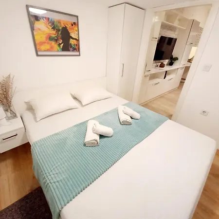 Alex 3 Apartment *