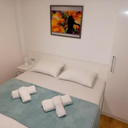 Lägenhet Alex 3 *