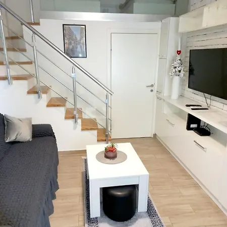Alex 3 Apartment